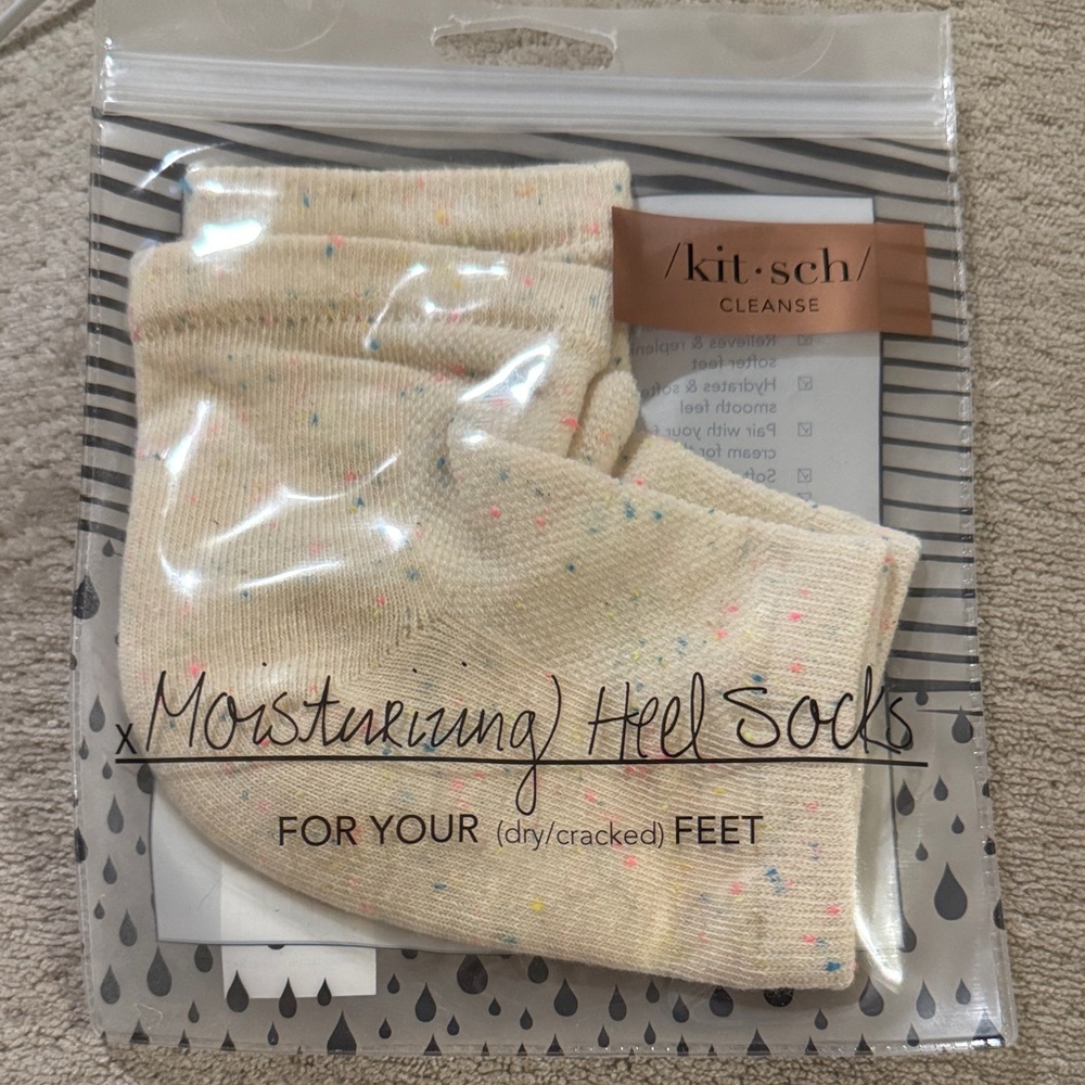 💜 3 for $10 Kitsch Moisturizing Heel Socks - Cream with Multicolor Speckles